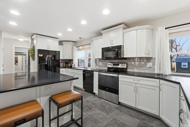 1310 W Woodland Drive, Marion, IN 46952