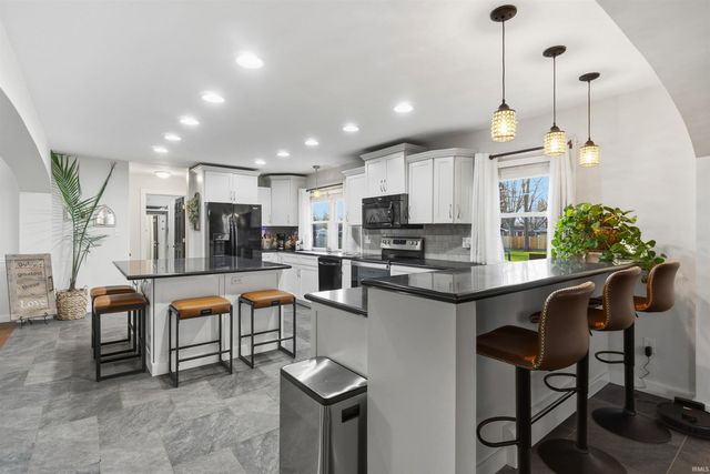 1310 W Woodland Drive, Marion, IN 46952