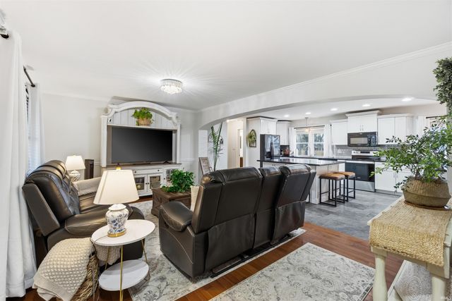 1310 W Woodland Drive, Marion, IN 46952