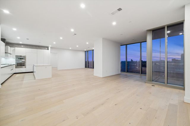 1711 Allen Parkway 2402, Houston, TX 77019