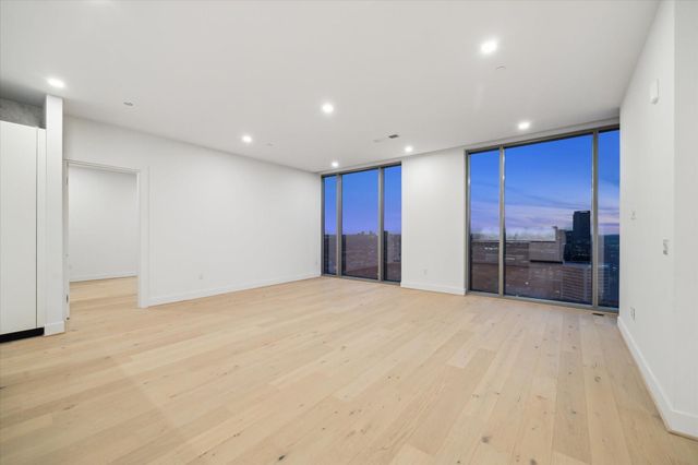 1711 Allen Parkway 2402, Houston, TX 77019