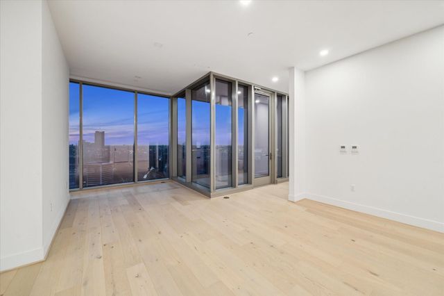 1711 Allen Parkway 2402, Houston, TX 77019