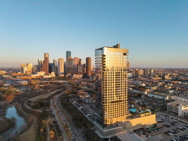 1711 Allen Parkway 2402, Houston, TX 77019