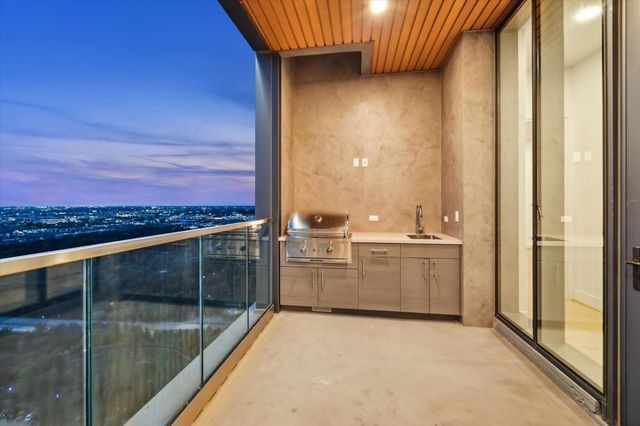 1711 Allen Parkway 2402, Houston, TX 77019