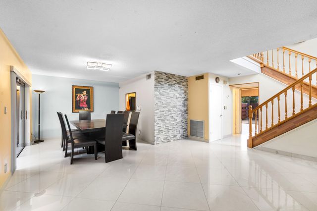 3909 Parkside Lane 234, Hollywood, FL 33021