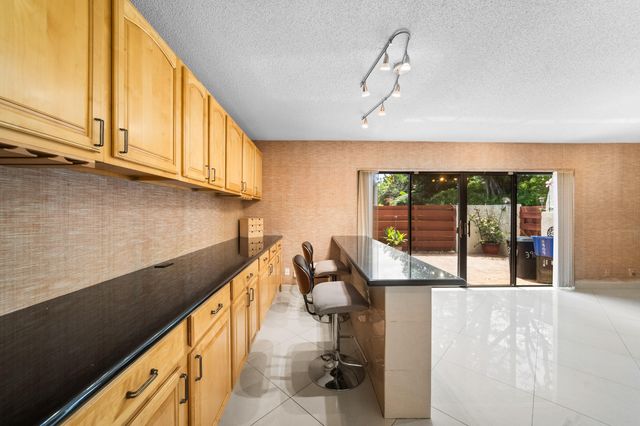 3909 Parkside Lane 234, Hollywood, FL 33021