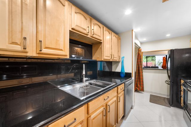 3909 Parkside Lane 234, Hollywood, FL 33021