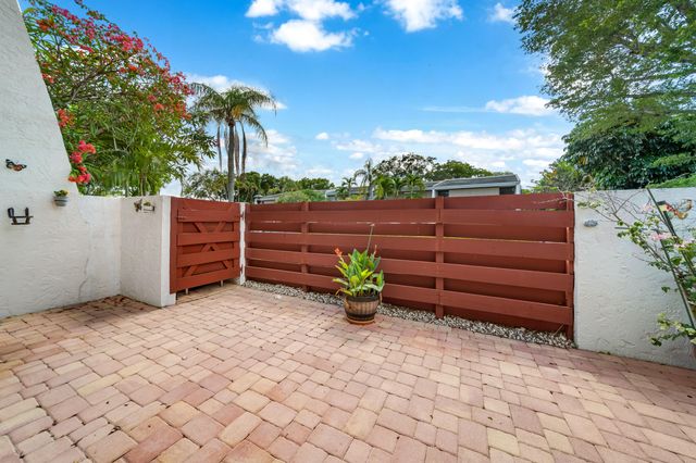 3909 Parkside Lane 234, Hollywood, FL 33021