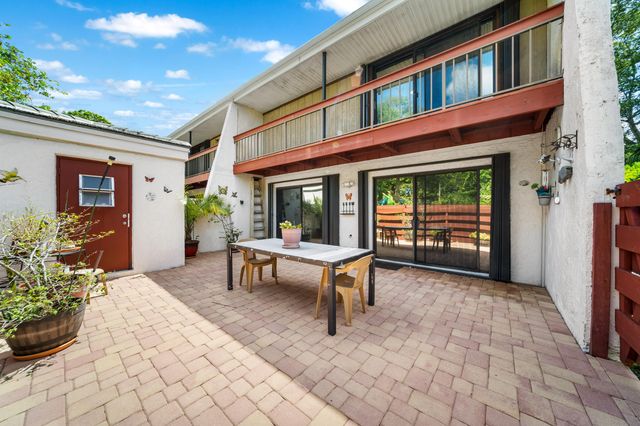 3909 Parkside Lane 234, Hollywood, FL 33021