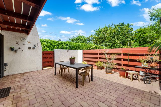 3909 Parkside Lane 234, Hollywood, FL 33021