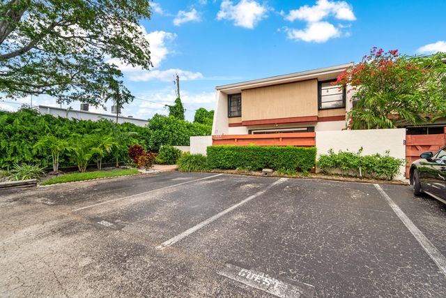 3909 Parkside Lane 234, Hollywood, FL 33021