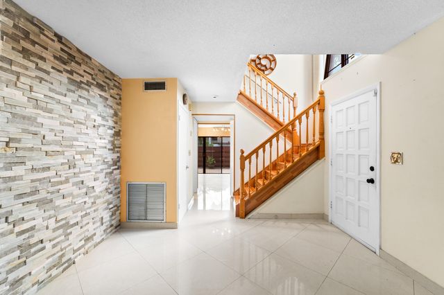 3909 Parkside Lane 234, Hollywood, FL 33021