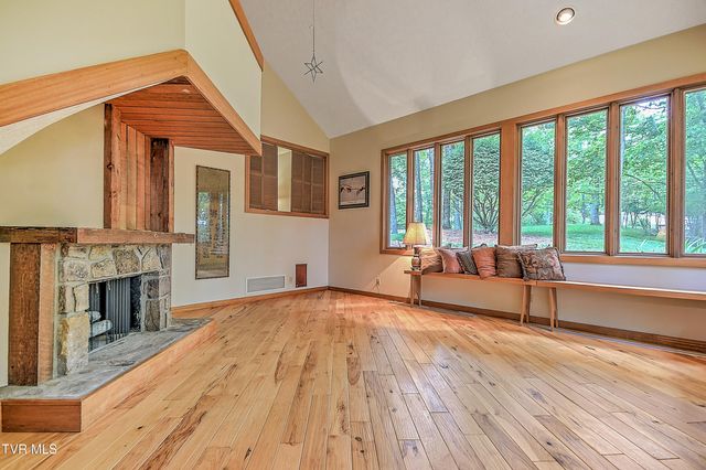 45 Grove Hill Road 45, Kingsport, TN 37660