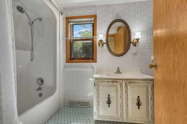 122 16th Avenue N, Saint Cloud, MN 56303