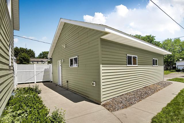 122 16th Avenue N, Saint Cloud, MN 56303