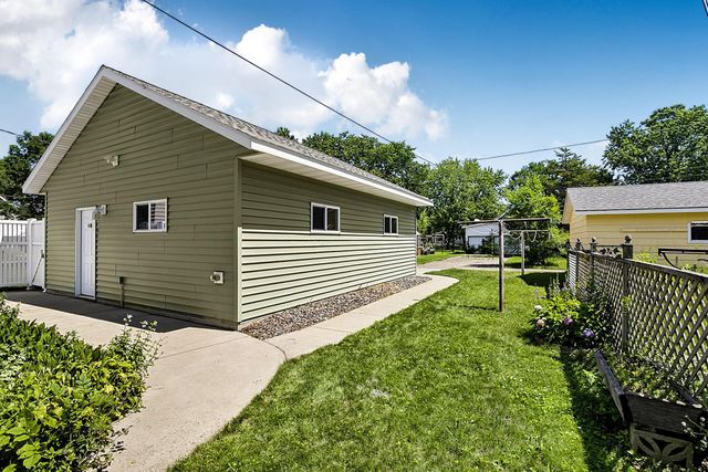 122 16th Avenue N, Saint Cloud, MN 56303