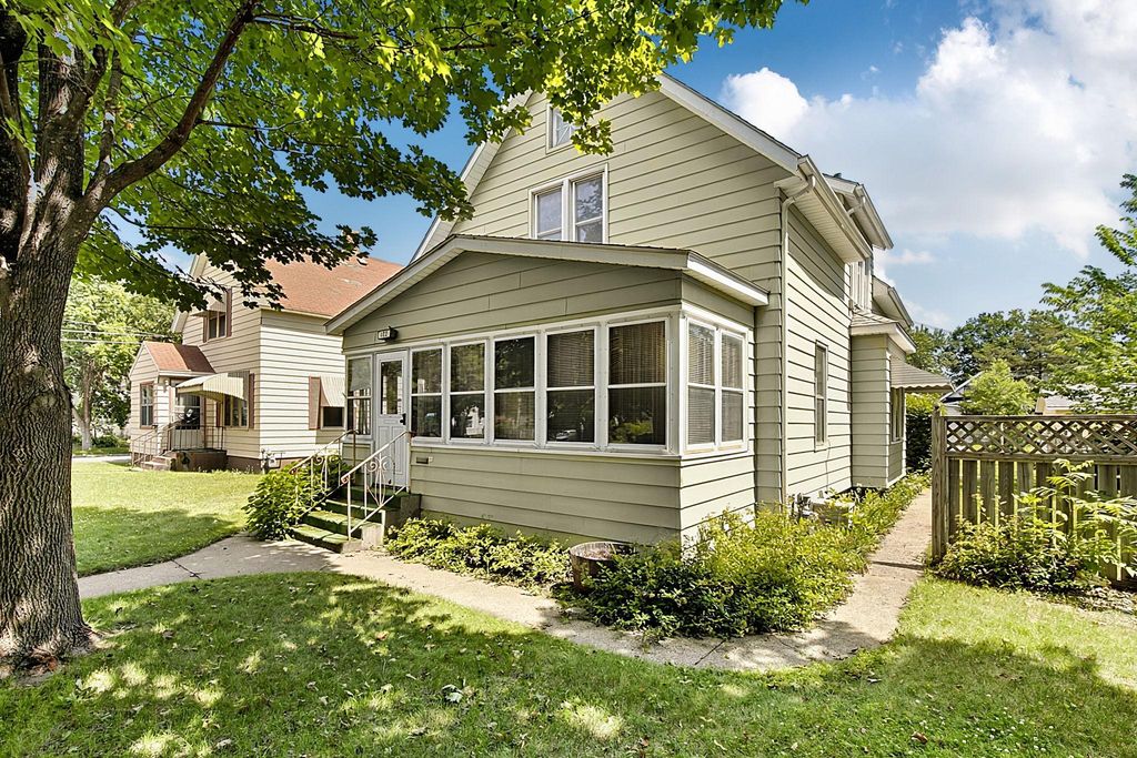 122 16th Avenue N, Saint Cloud, MN 56303