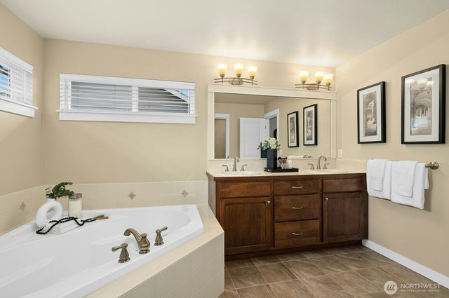 24237 229th Avenue SE, Maple Valley, WA 98038