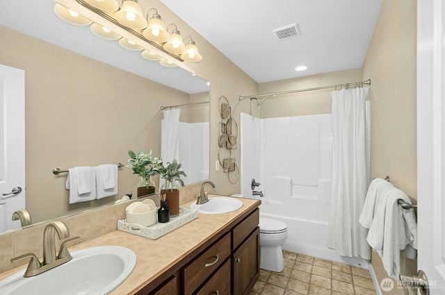 24237 229th Avenue SE, Maple Valley, WA 98038