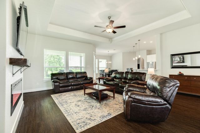 527 Lakeland Circle, Rosharon, TX 77583