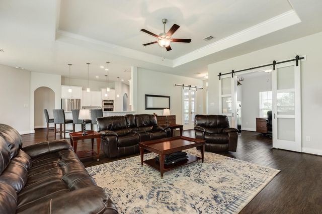527 Lakeland Circle, Rosharon, TX 77583