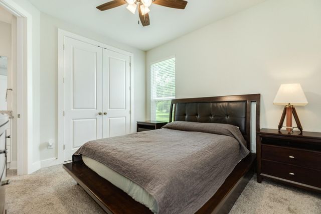 527 Lakeland Circle, Rosharon, TX 77583