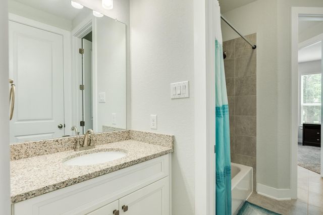 527 Lakeland Circle, Rosharon, TX 77583