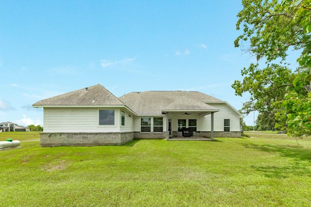 527 Lakeland Circle, Rosharon, TX 77583