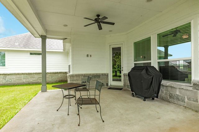 527 Lakeland Circle, Rosharon, TX 77583