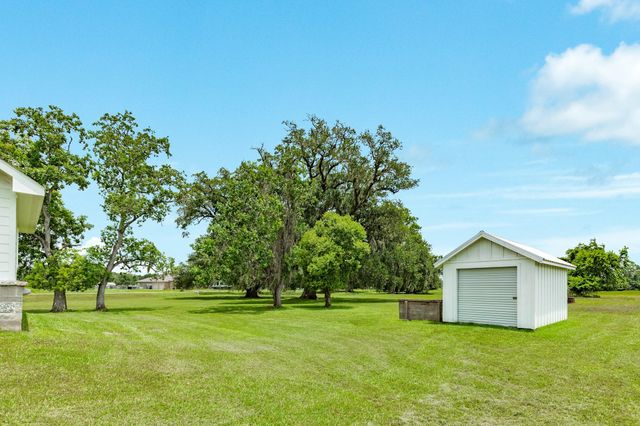 527 Lakeland Circle, Rosharon, TX 77583