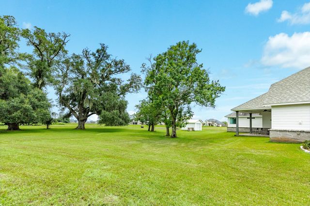 527 Lakeland Circle, Rosharon, TX 77583