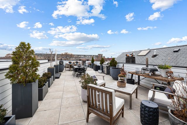 1738 W 17th Street 3, Chicago, IL 60608