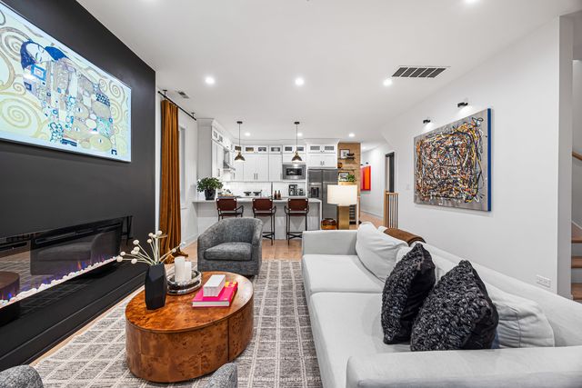 1738 W 17th Street 3, Chicago, IL 60608