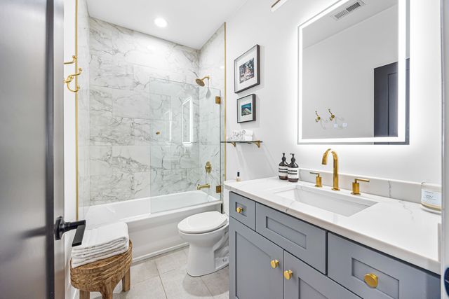 1738 W 17th Street 3, Chicago, IL 60608