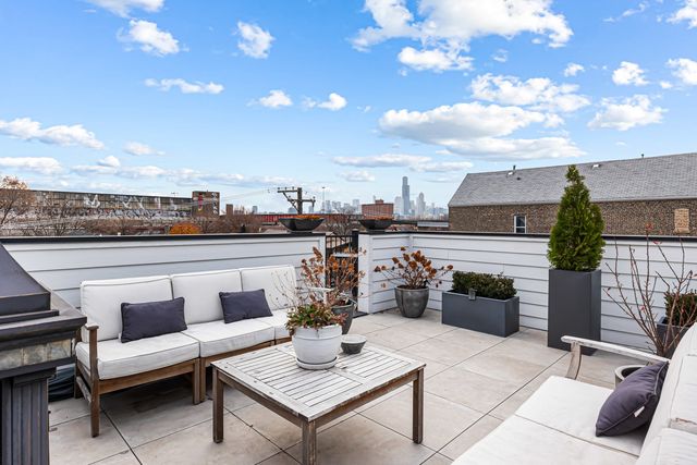 1738 W 17th Street 3, Chicago, IL 60608