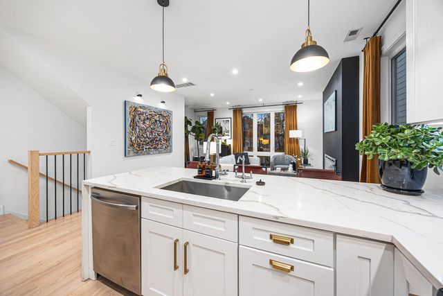 1738 W 17th Street 3, Chicago, IL 60608