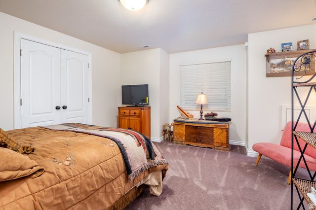652 S CLEARWATER FALLS DR, Layton, UT 84041