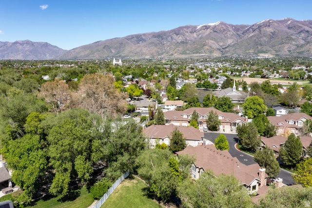 652 S CLEARWATER FALLS DR, Layton, UT 84041