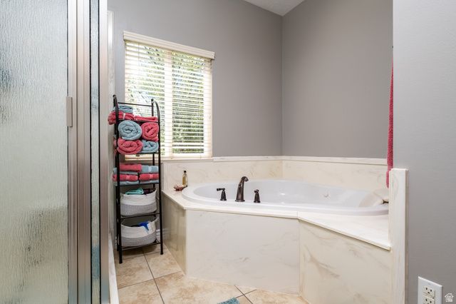 652 S CLEARWATER FALLS DR, Layton, UT 84041