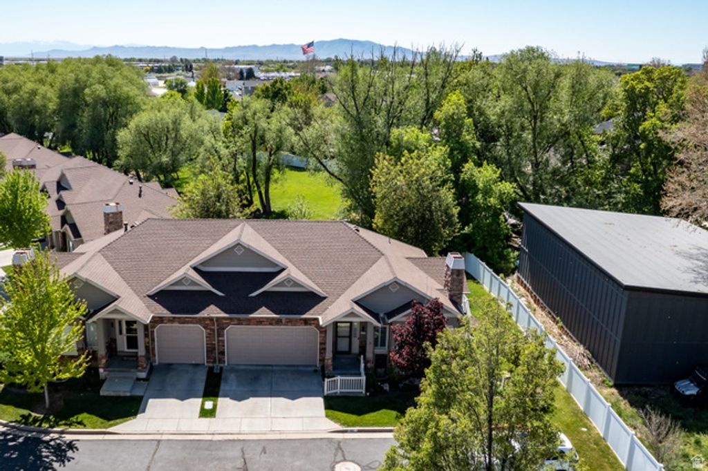 652 S CLEARWATER FALLS DR, Layton, UT 84041