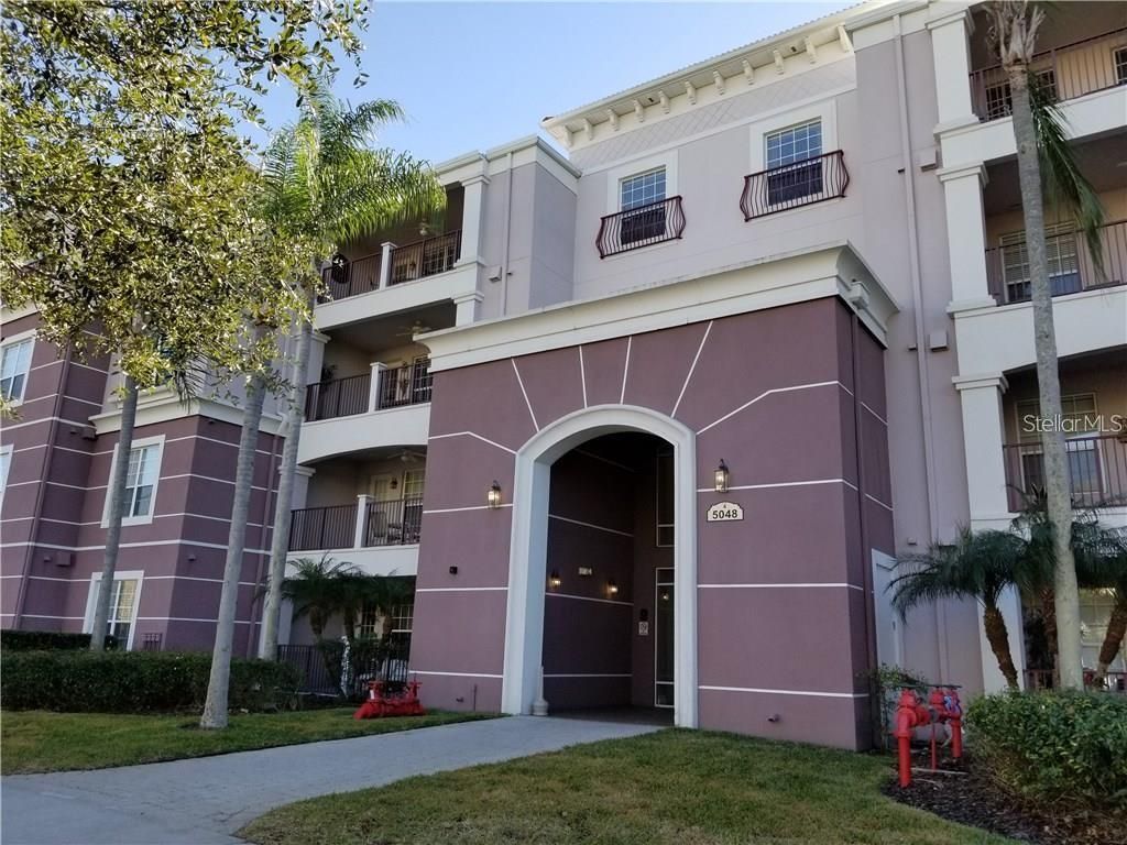 Image 2 of property listing at 5048 SHOREWAY LOOP 20404, Orlando, FL 32819