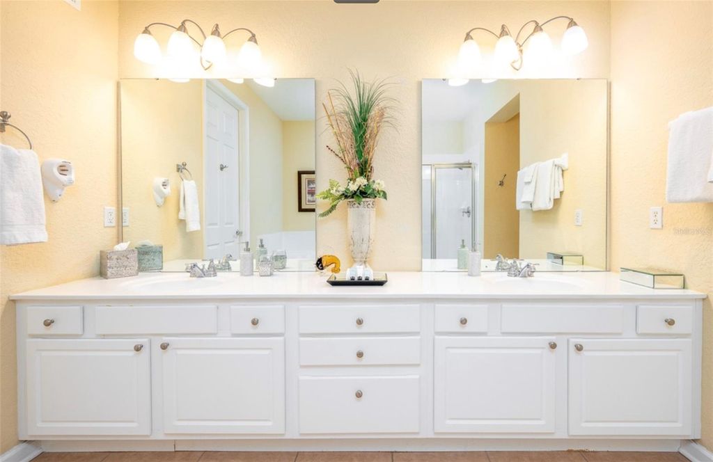 Image 20 of property listing at 5048 SHOREWAY LOOP 20404, Orlando, FL 32819