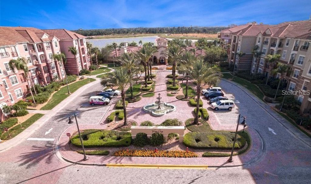 Image 3 of property listing at 5048 SHOREWAY LOOP 20404, Orlando, FL 32819