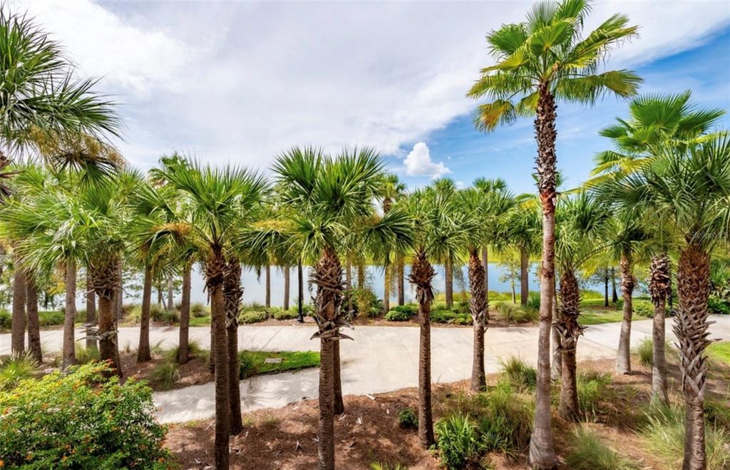 Image 25 of property listing at 5048 SHOREWAY LOOP 20404, Orlando, FL 32819