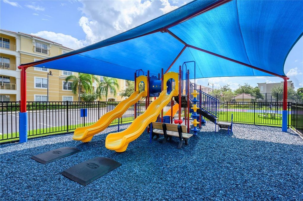 Image 27 of property listing at 5048 SHOREWAY LOOP 20404, Orlando, FL 32819