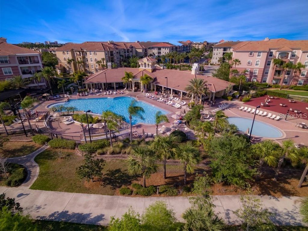 Image 4 of property listing at 5048 SHOREWAY LOOP 20404, Orlando, FL 32819