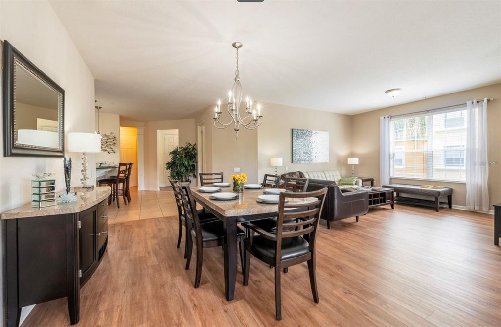 Image 10 of property listing at 5048 SHOREWAY LOOP 20404, Orlando, FL 32819