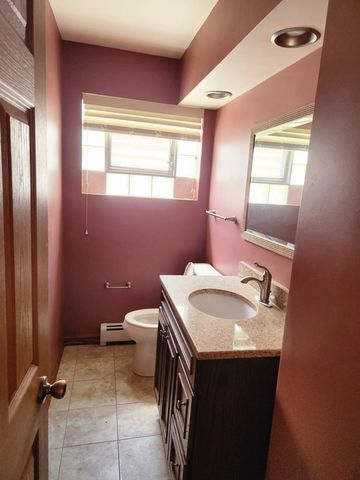 8465 W Berwyn Avenue 1, Chicago, IL 60656