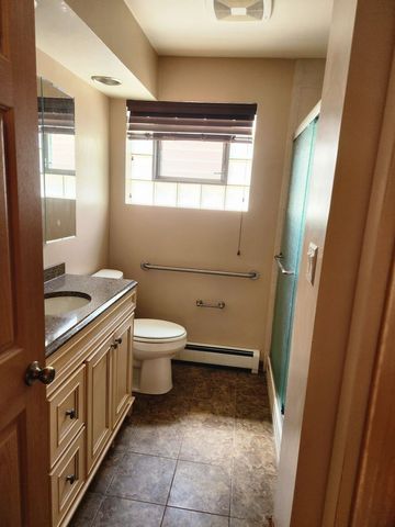 8465 W Berwyn Avenue 1, Chicago, IL 60656