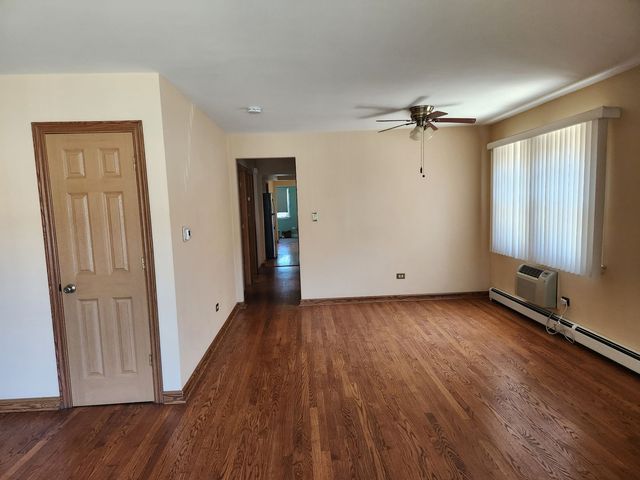 8465 W Berwyn Avenue 1, Chicago, IL 60656